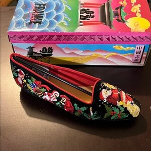Frankie and Baby by Beverly Feldman Embroidered Women's Santa Shoes- 8B
